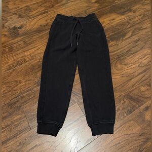 Lululemon women’s black scuba joggers size 4